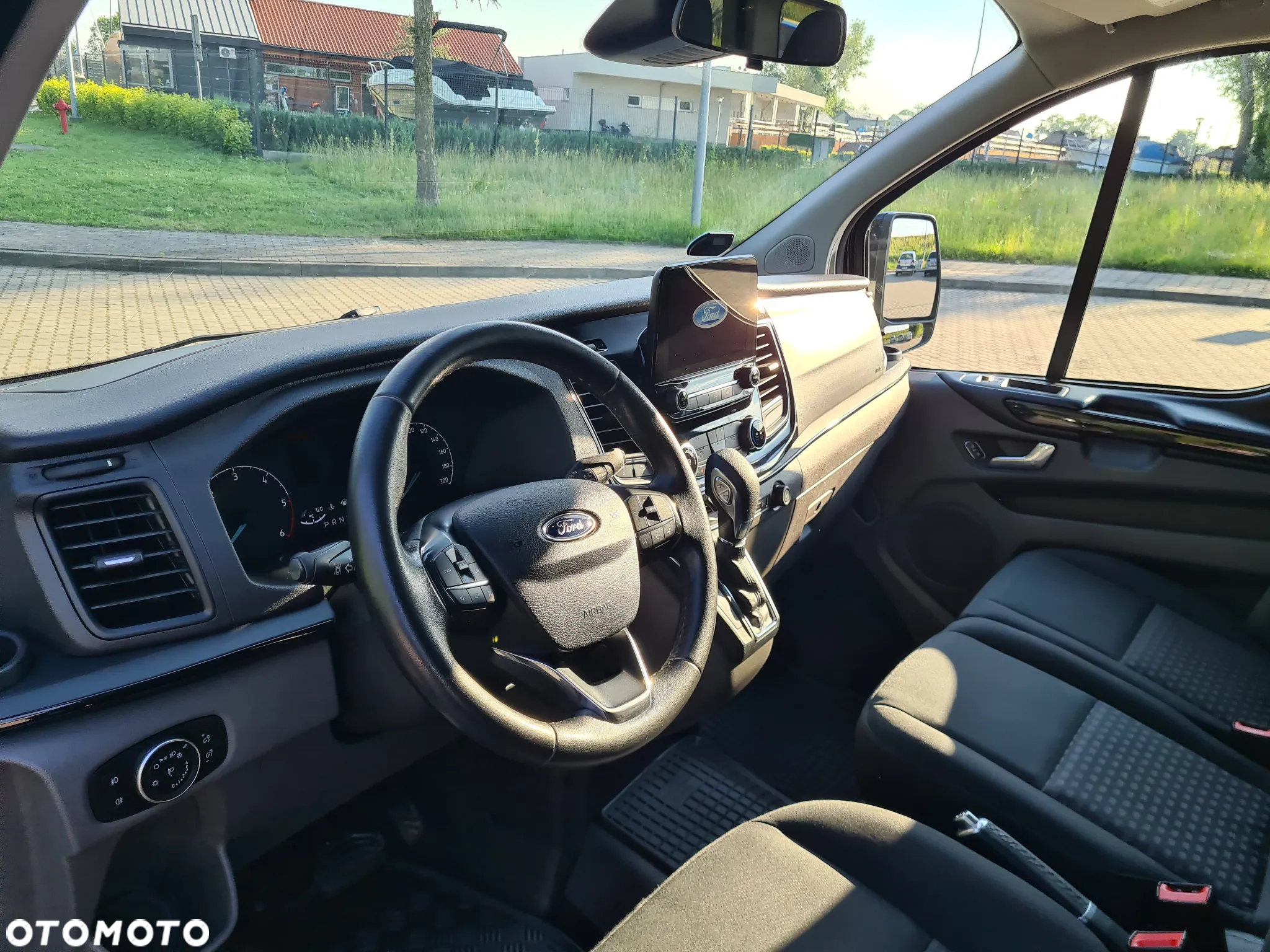 Ford Tourneo Custom - 9