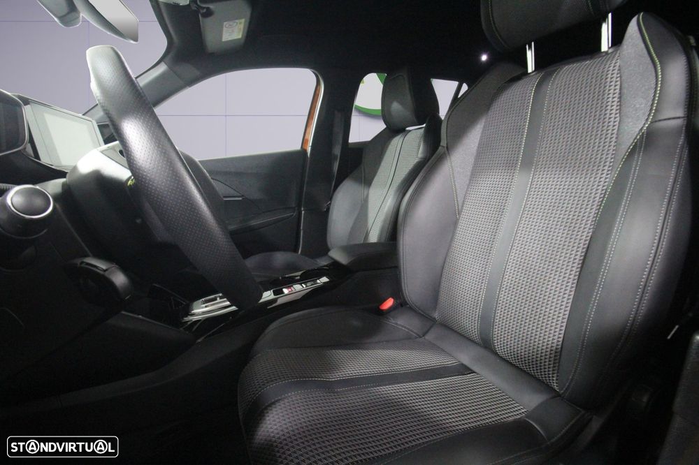 Peugeot e-2008 - 11