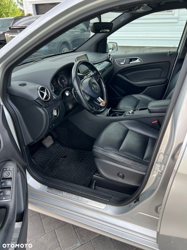 Mercedes-Benz Klasa B (Electric Drive) 250 e - 22