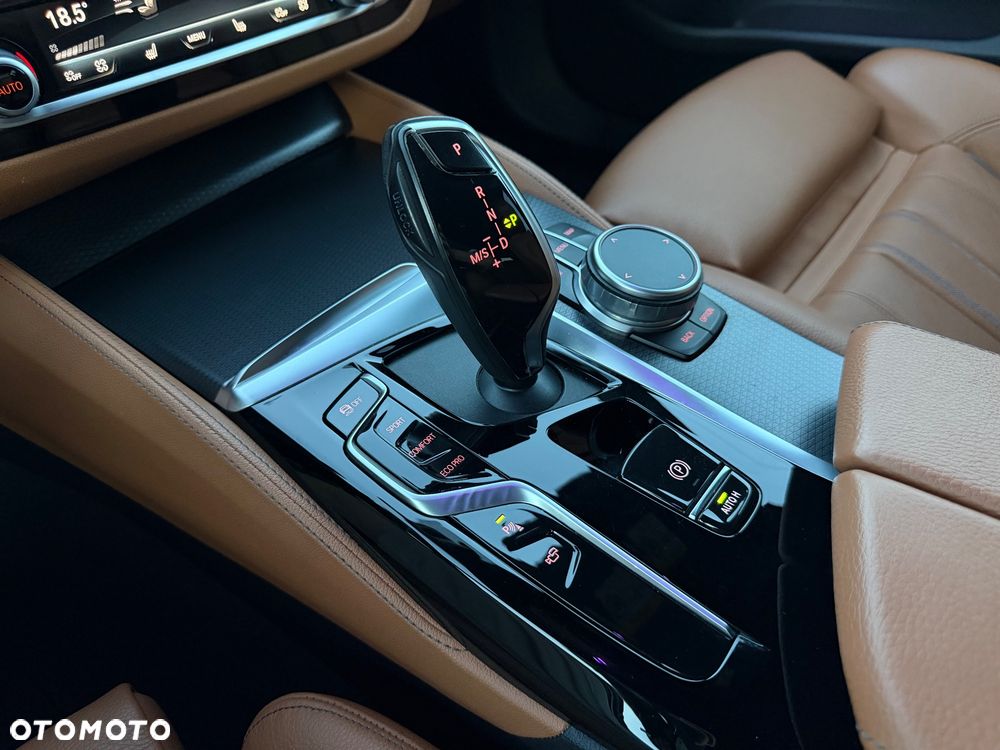 BMW Seria 5 530d xDrive M Sport Edition - 26
