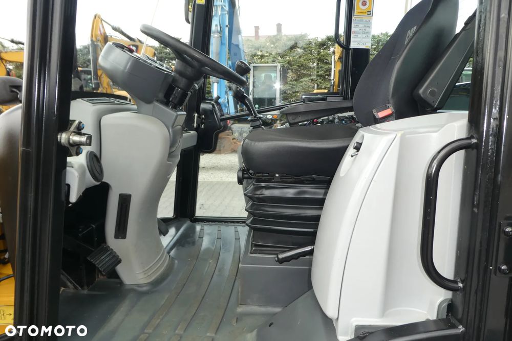 Caterpillar 906M ŁYZKA WIDŁY BEZ DPFU - 16