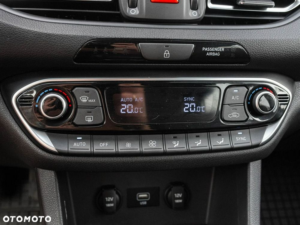 Hyundai i30 1.5 DPI Smart - 18