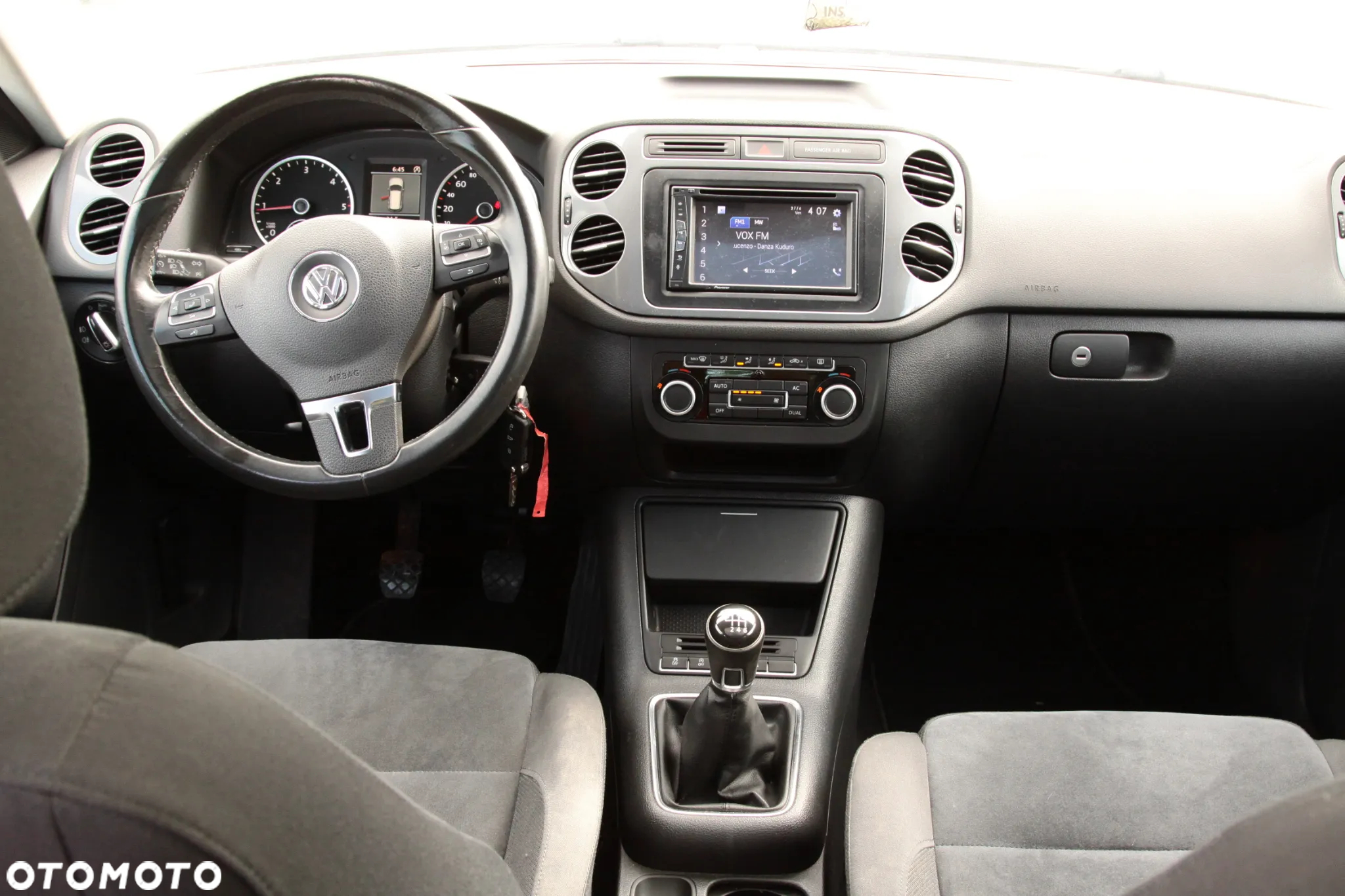 Volkswagen Tiguan 2.0 TDI DPF BlueMotion Technology Sport & Style - 12