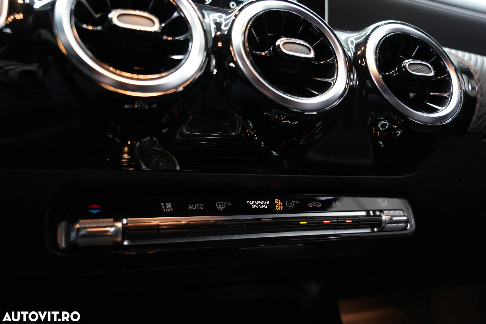 Mercedes-Benz CLA - 13