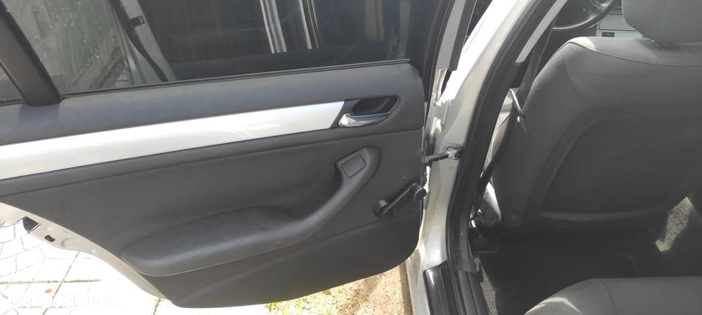 BMW Seria 3 - 14