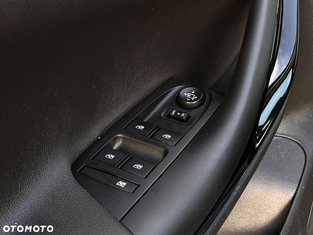 Opel Astra 1.6 BiTurbo D (CDTI) Start/Stop Dynamic - 32