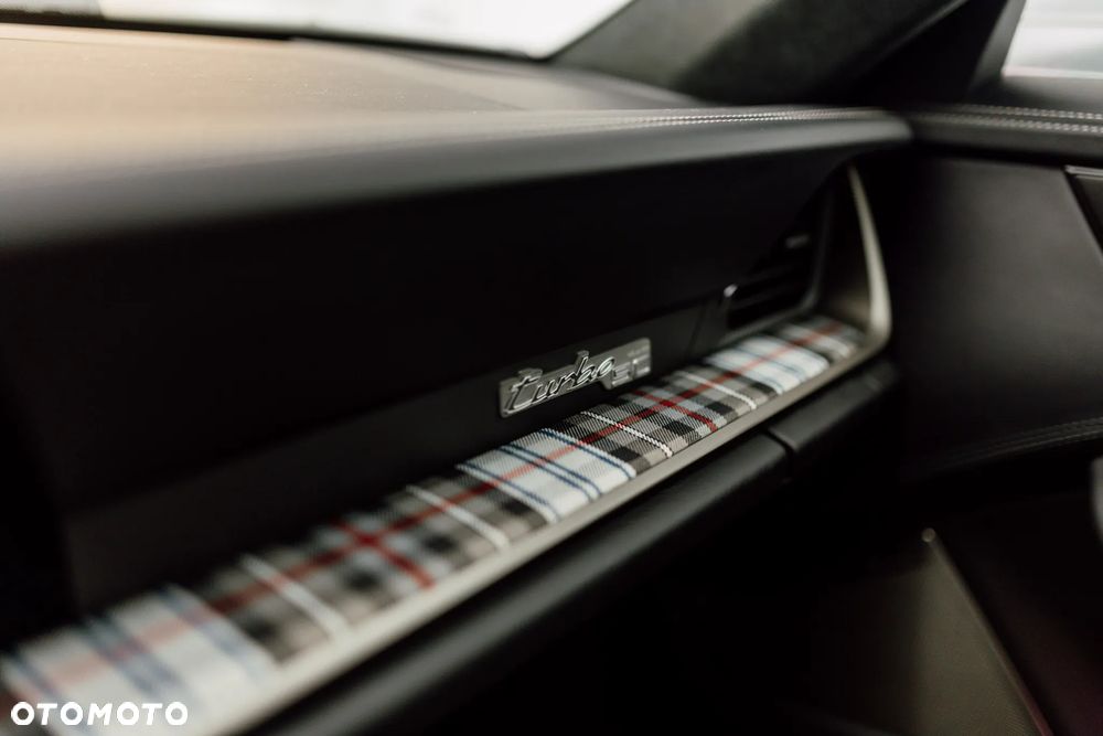 Porsche 911 Turbo 50 Years - 29