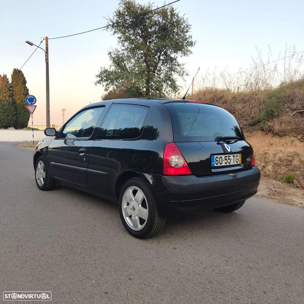 Renault Clio - 6