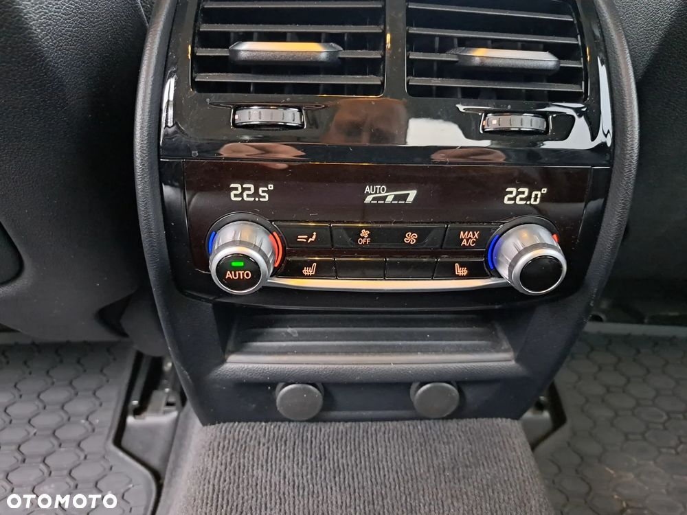 BMW Seria 5 530e iPerformance - 15