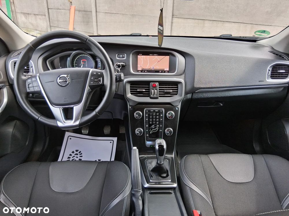 Volvo V40 D2 Inscription - 12