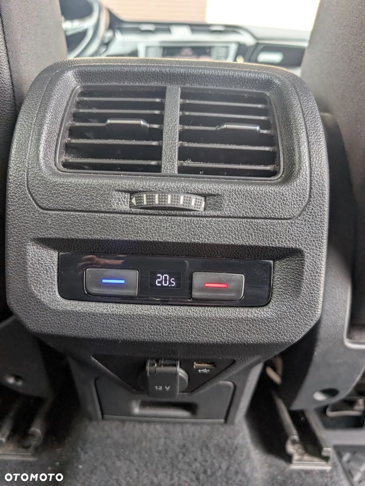 Volkswagen Touran 1.6 TDI BMT Comfortline - 26