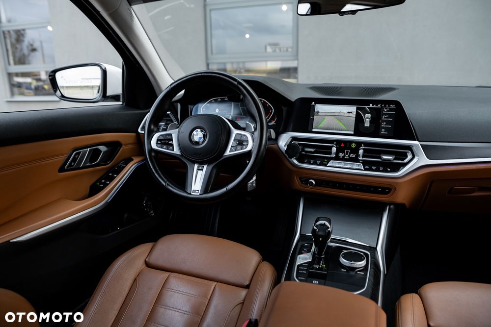 BMW Seria 3 330d xDrive - 26