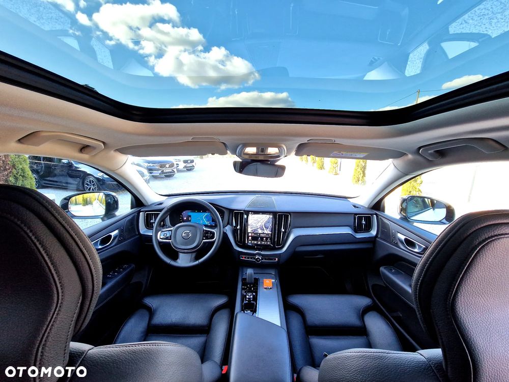Volvo XC 60 B4 D Plus Dark - 10