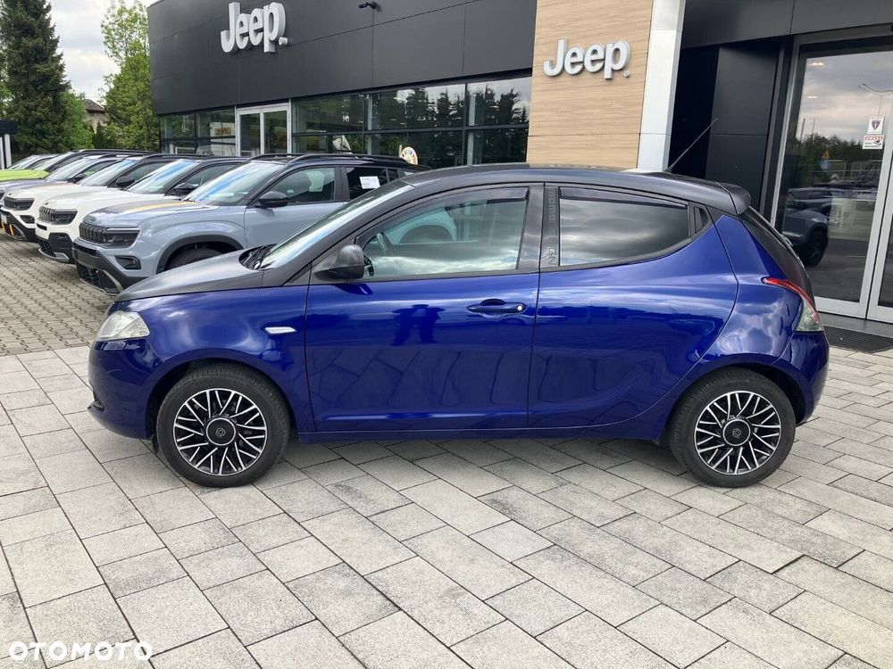 Lancia Ypsilon 1.2 8V Momo S&S - 3