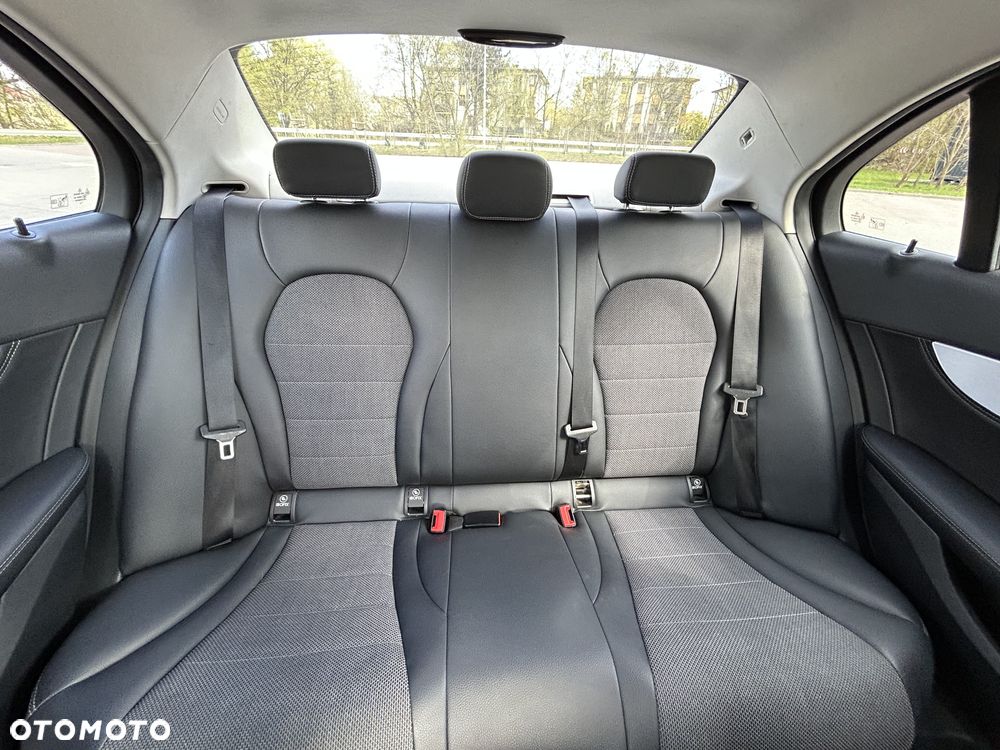 Mercedes-Benz Klasa C 200 AMG Line - 23