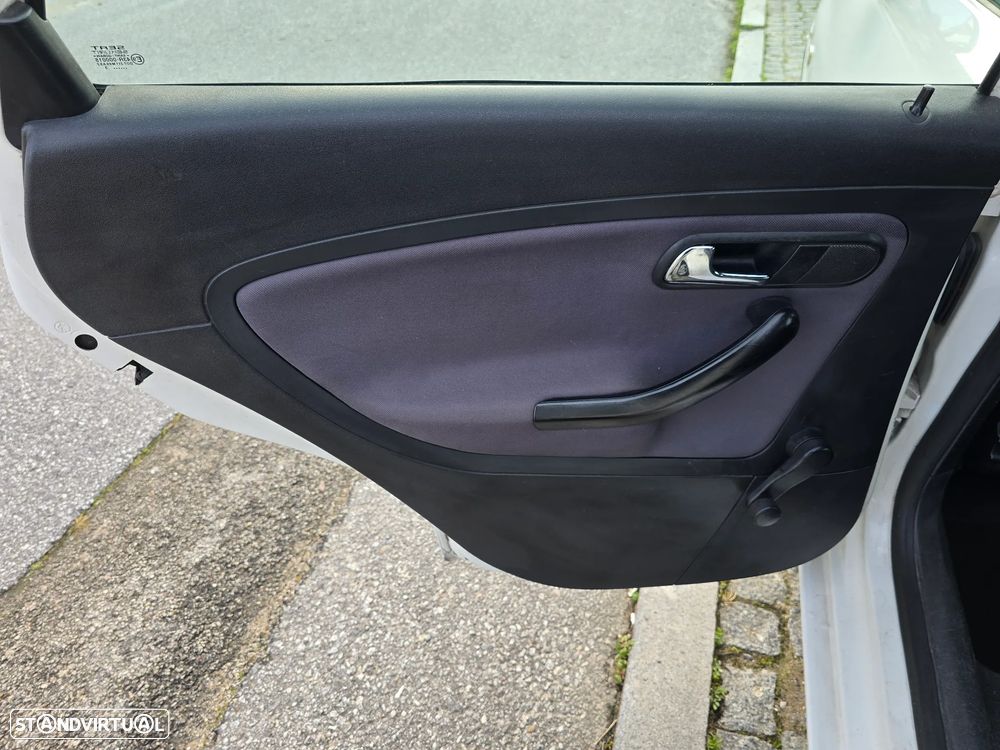 SEAT Ibiza 1.4 TDI Sport - 25