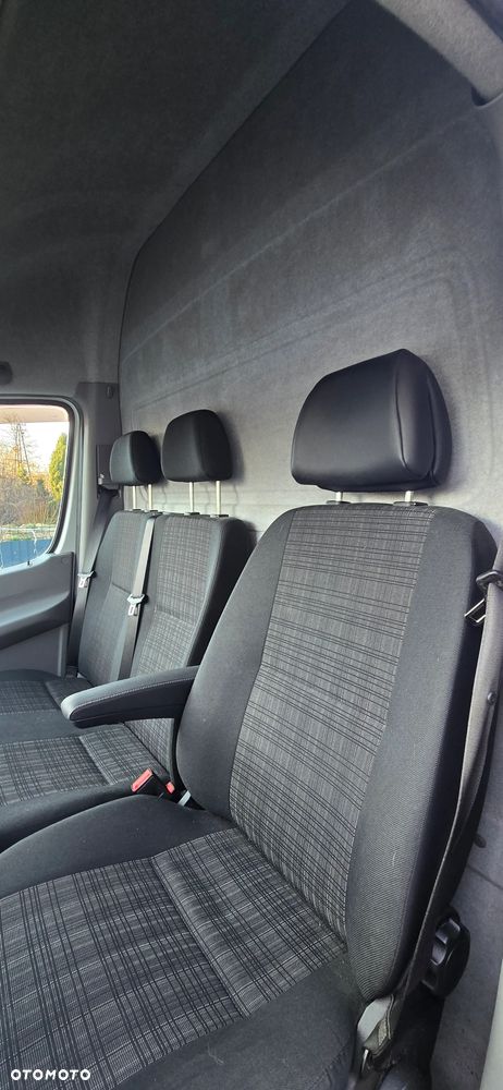 Mercedes-Benz Sprinter 319 - 14