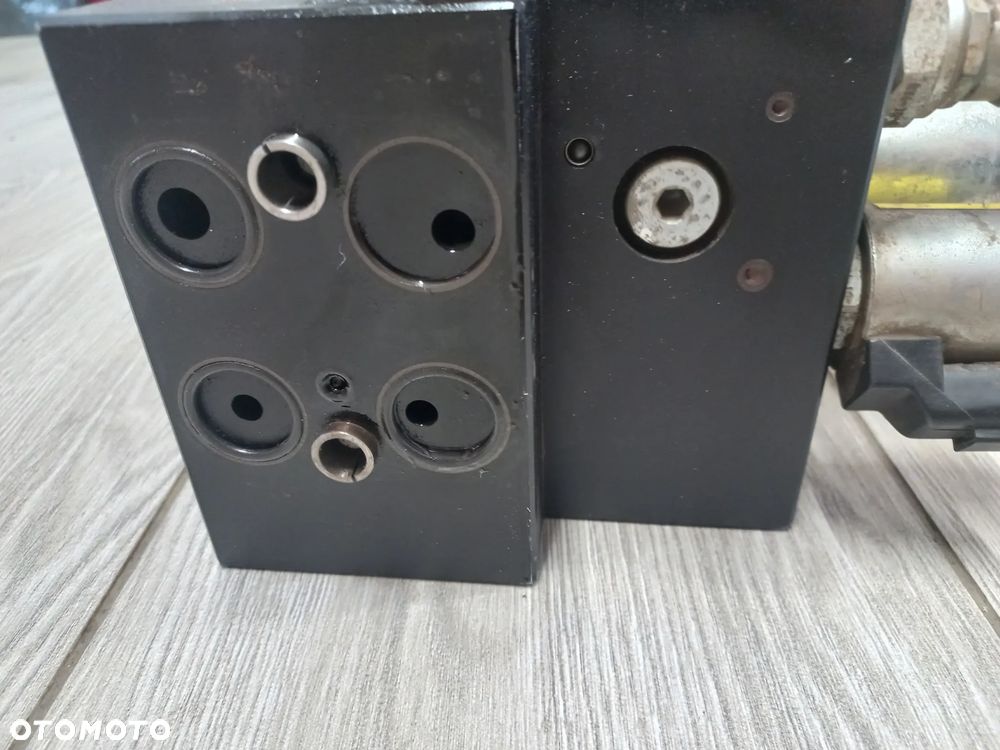 Zawór sterujący Vickers,84166215,orbitrol,84261626,87862245,47862245,47403442,contro valve section,gps,cnh,ls,steering valve,t7,puma - 5