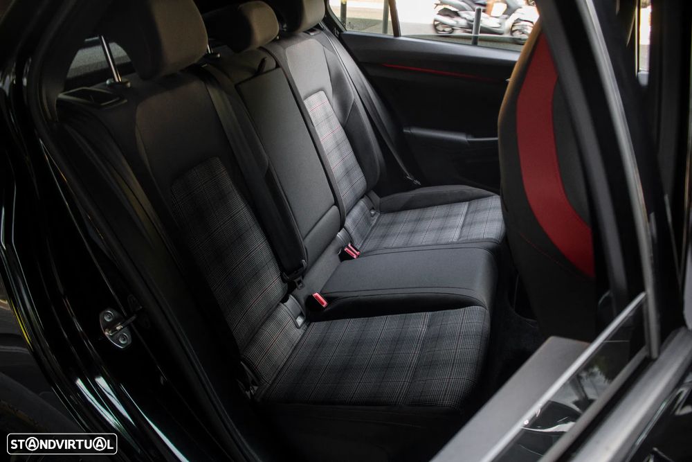 VW Golf 2.0 TSI OPF DSG GTI - 32