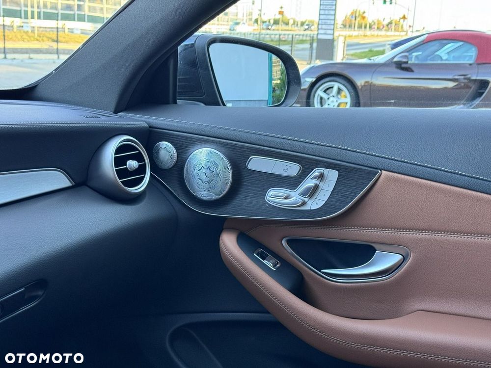Mercedes-Benz Klasa C AMG 43 4Matic 9G-TRONIC - 16