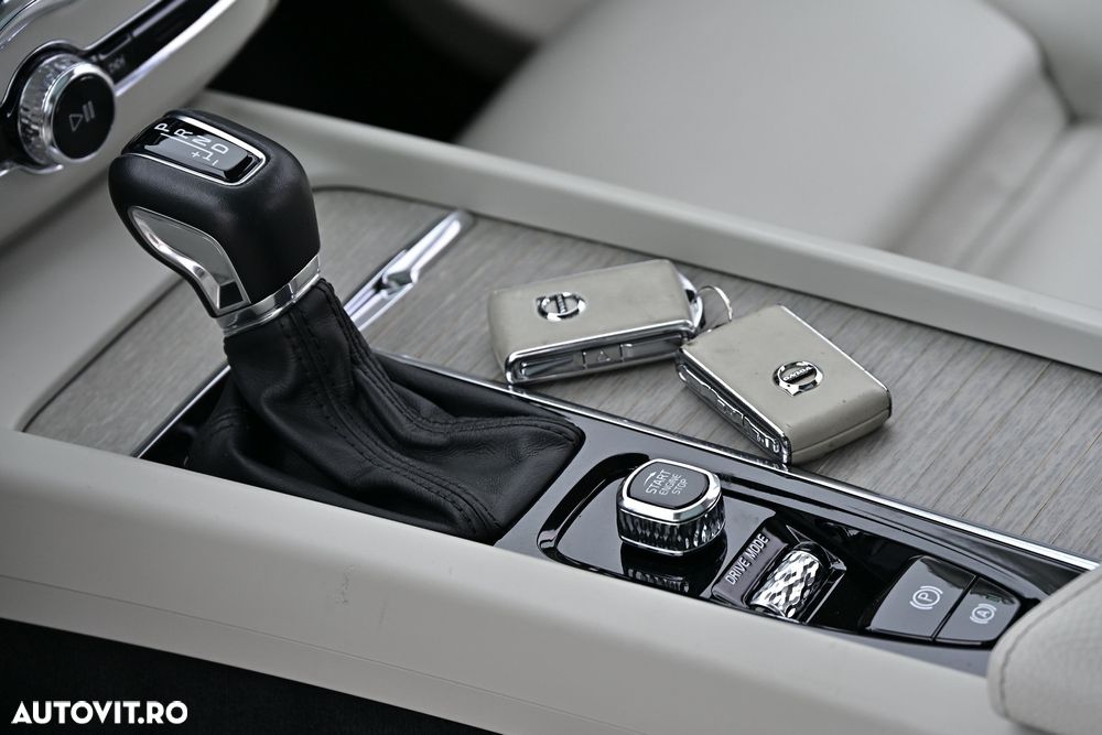 Volvo XC 60 D4 AWD Geartronic Inscription - 24
