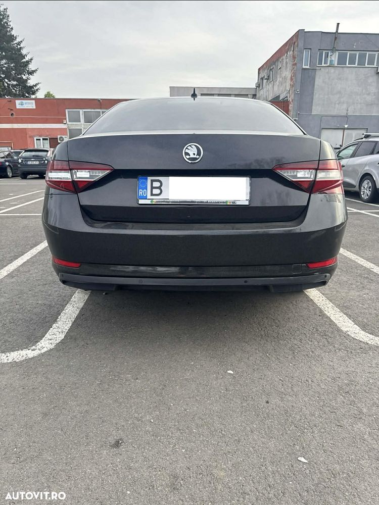 Skoda Superb 1.6 TDI DSG Style - 3