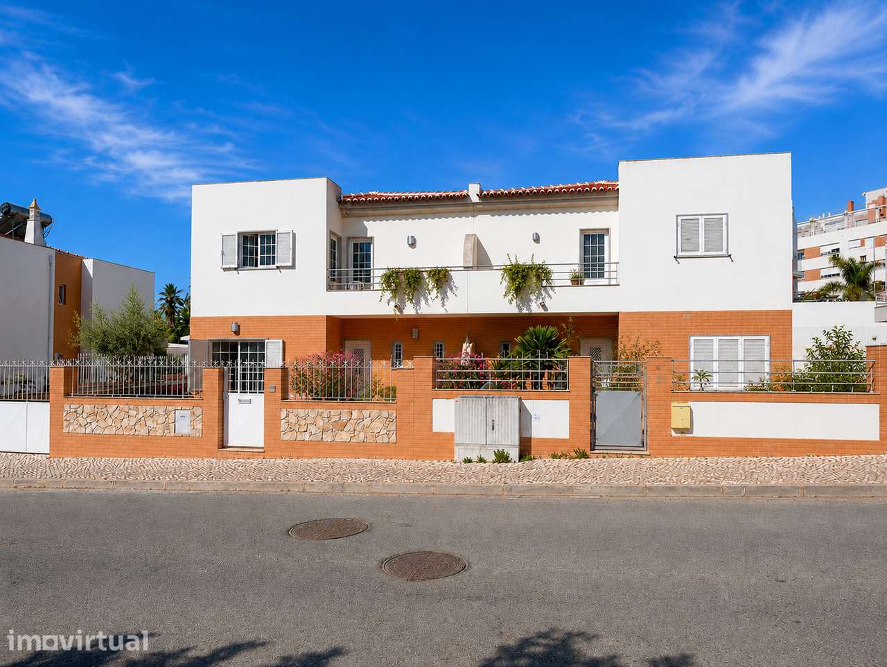 Moradia T3 com piscina privada e garagem dupla em Albufeira - Grande imagem: 2/26