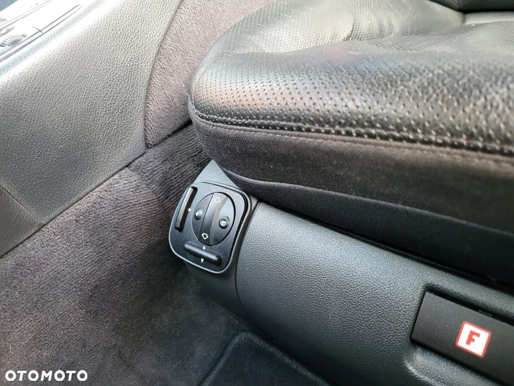 Mercedes-Benz Klasa E 500 T Avantgarde - 14