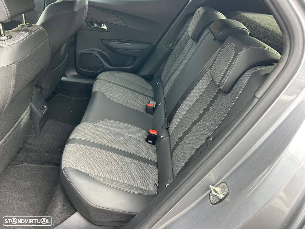 Peugeot 2008 1.2 PureTech Allure Pack - 11