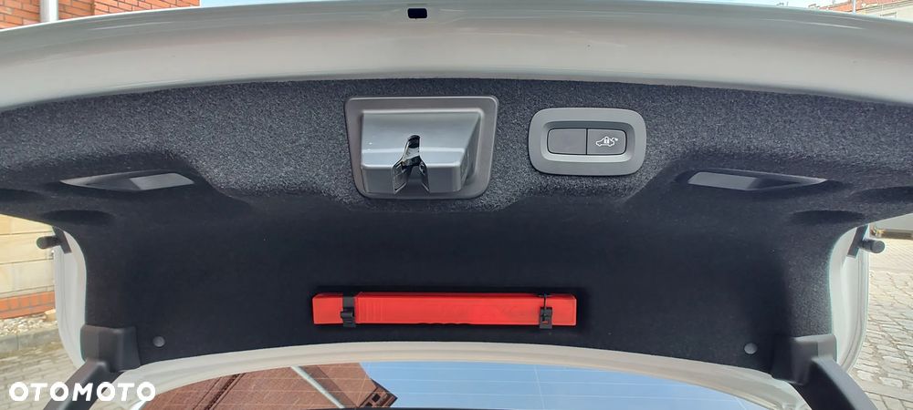 Volvo S90 D4 R-Design - 22