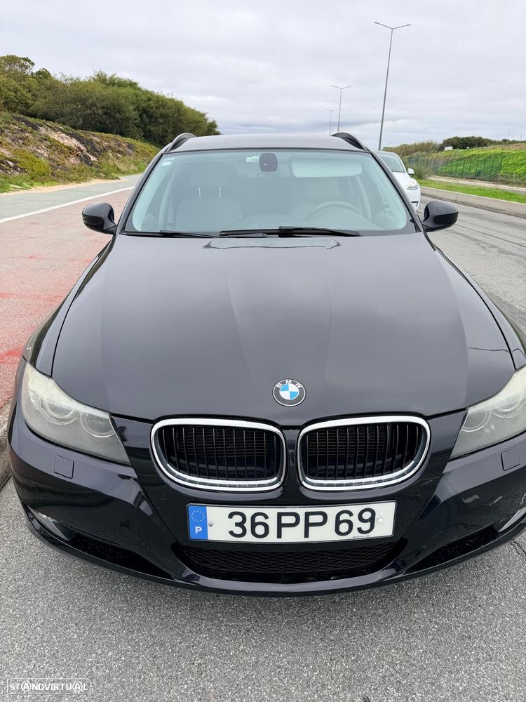 BMW 318 d Sport Line - 2