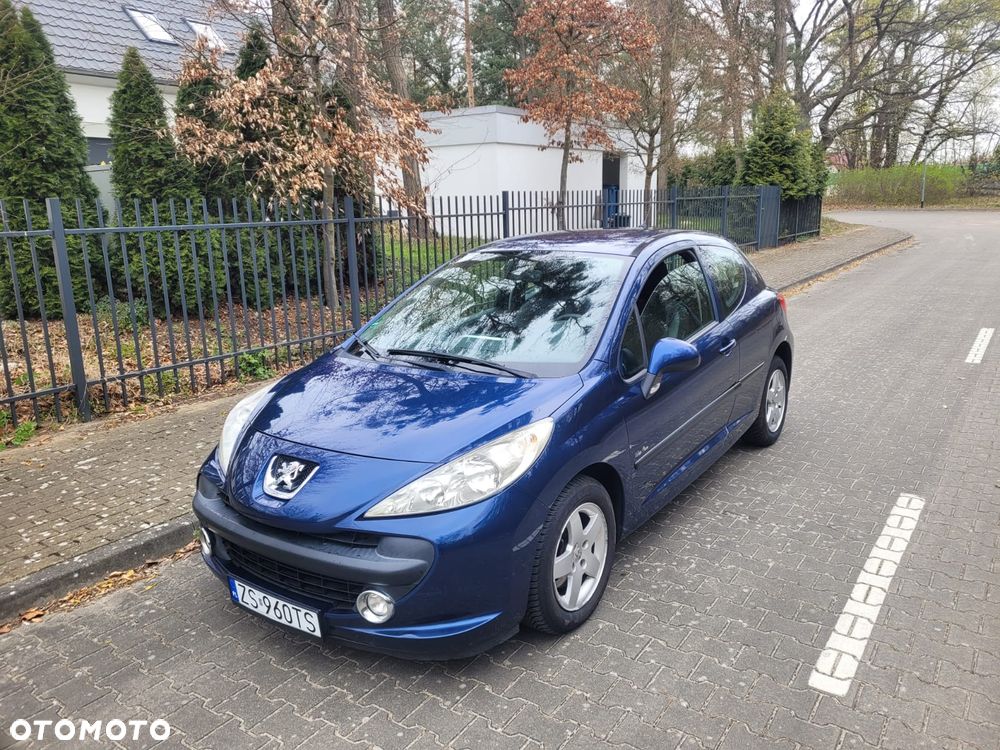 Peugeot 207 - 1