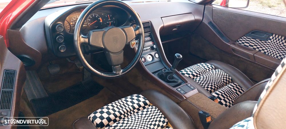 Porsche 928 - 2