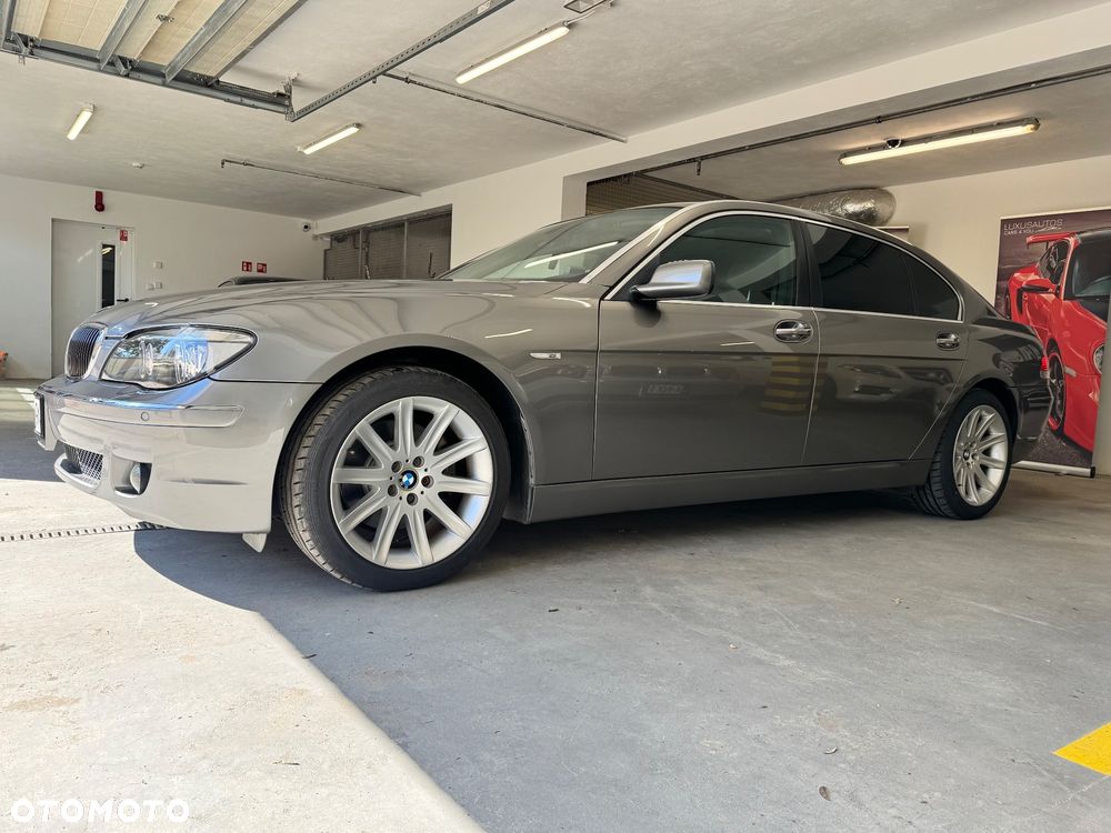 BMW Seria 7 750Li - 5