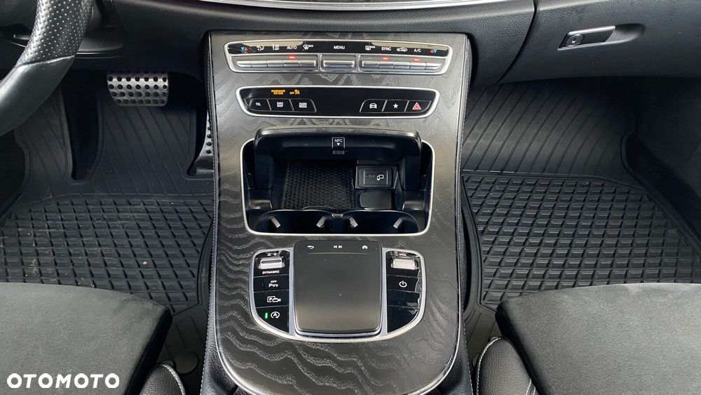 Mercedes-Benz Klasa E 220 d 4-Matic AMG - 21