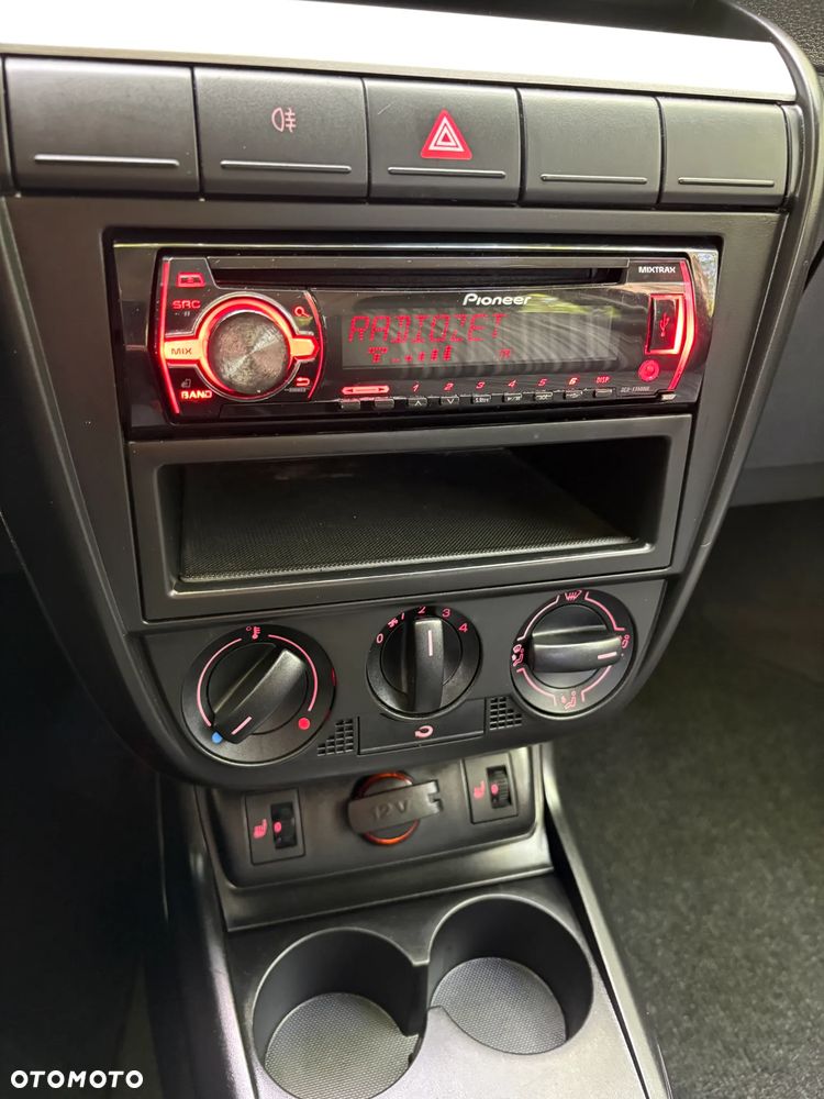 Volkswagen Fox - 12