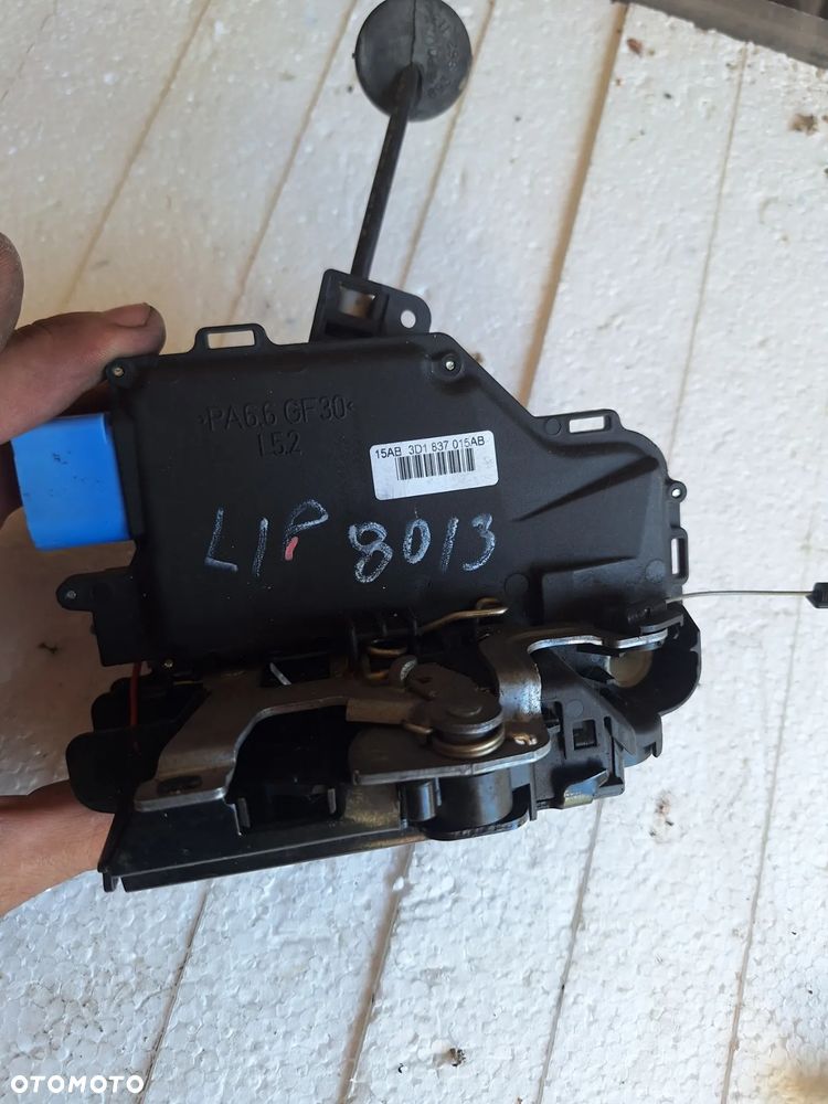 zamek drzwi lewy przód  VW GOLF V 3D1837015AB    (80/4)   (80/3) - 8