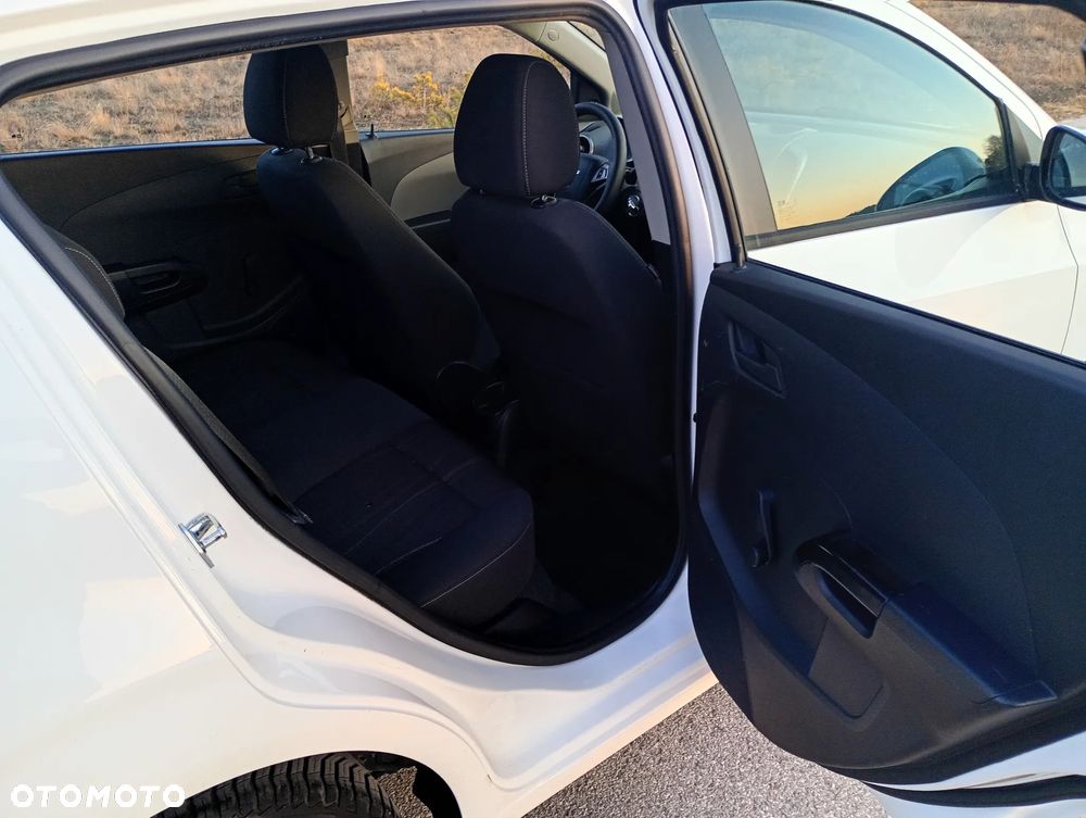 Chevrolet Aveo 1.2 LT - 21