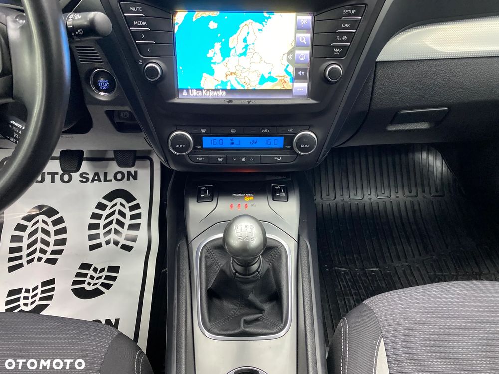 Toyota Avensis 2.0 D-4D Prestige - 24