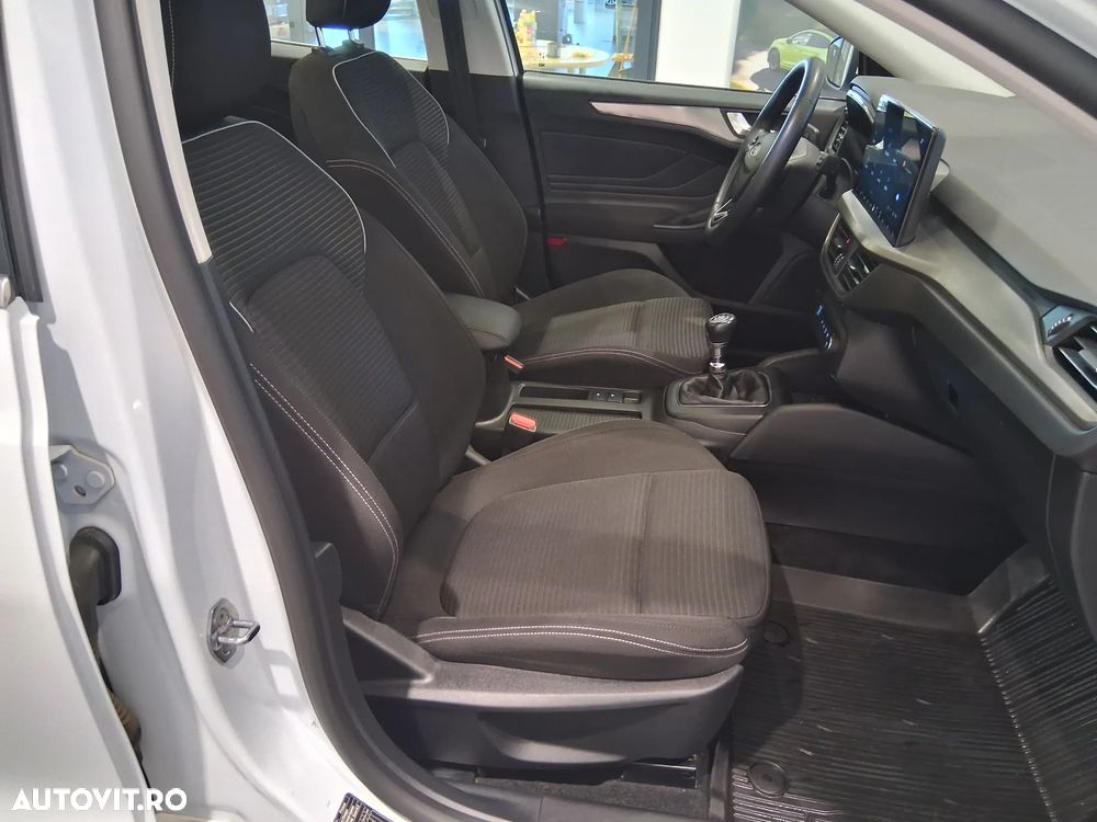 Ford Focus 1.0 EcoBoost Titanium - 31