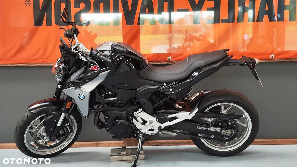 BMW R - 8