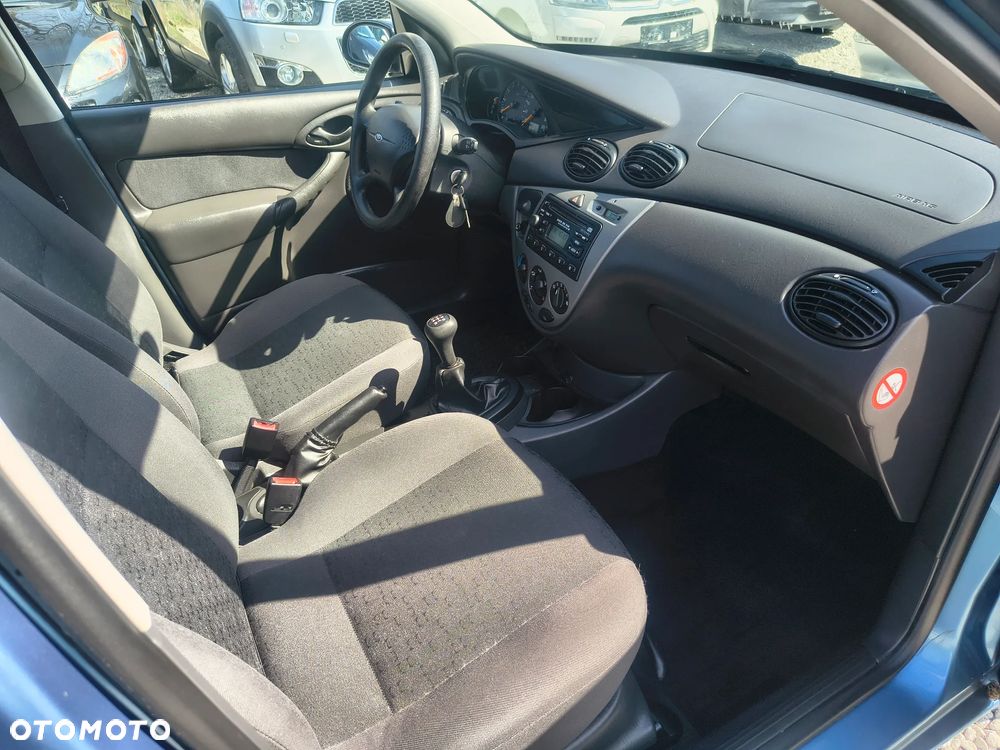 Ford Focus Ambiente - 24