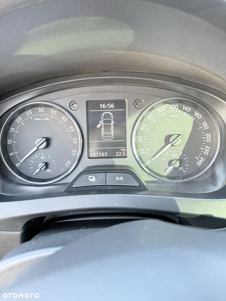 Skoda RAPID - 6