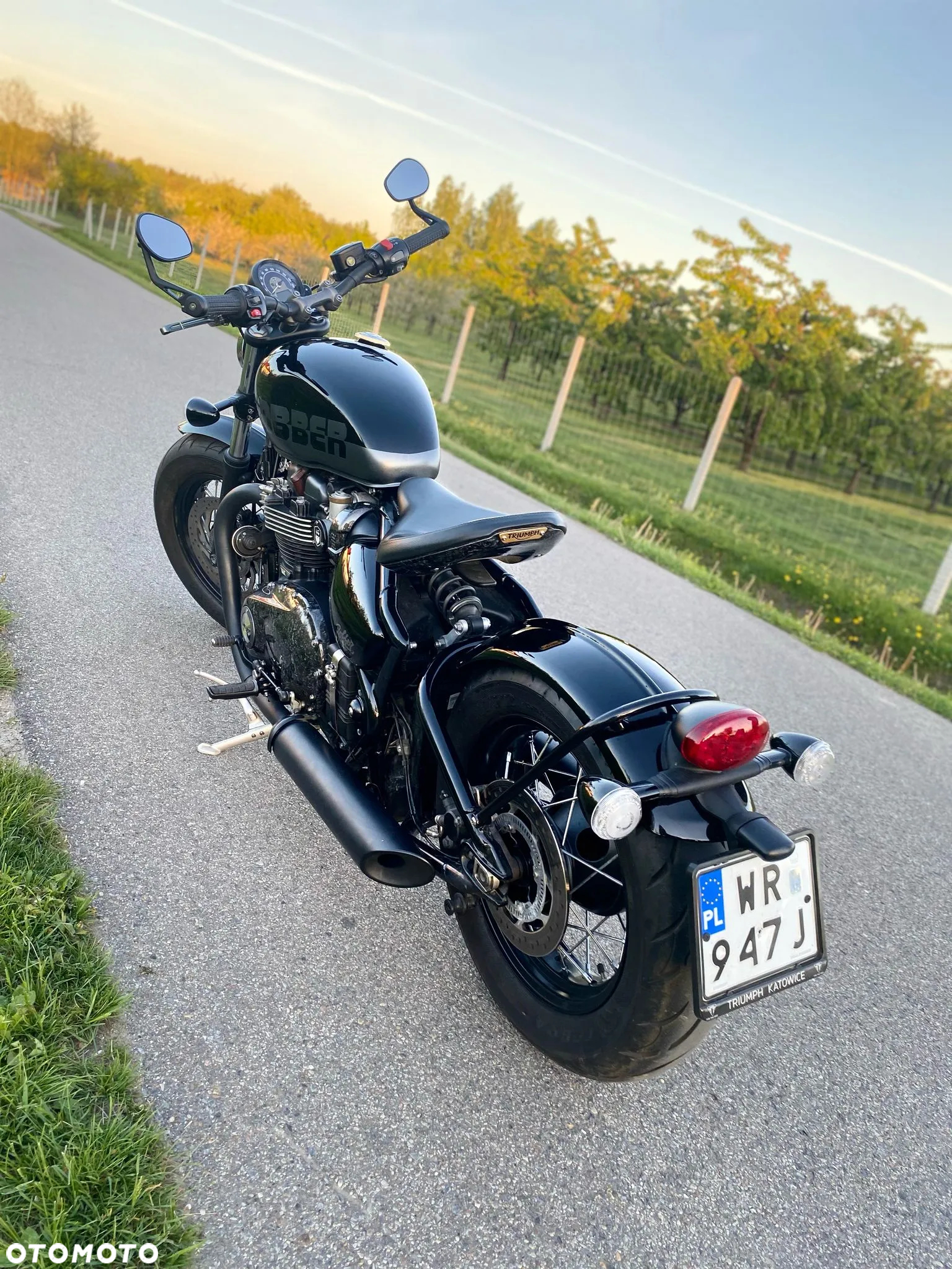 Triumph Bonneville Bobber - 9
