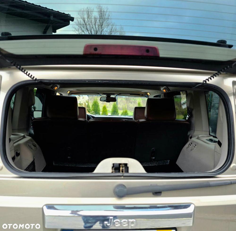 Jeep Commander 5.7 V8 HEMI Automatik Limited - 25