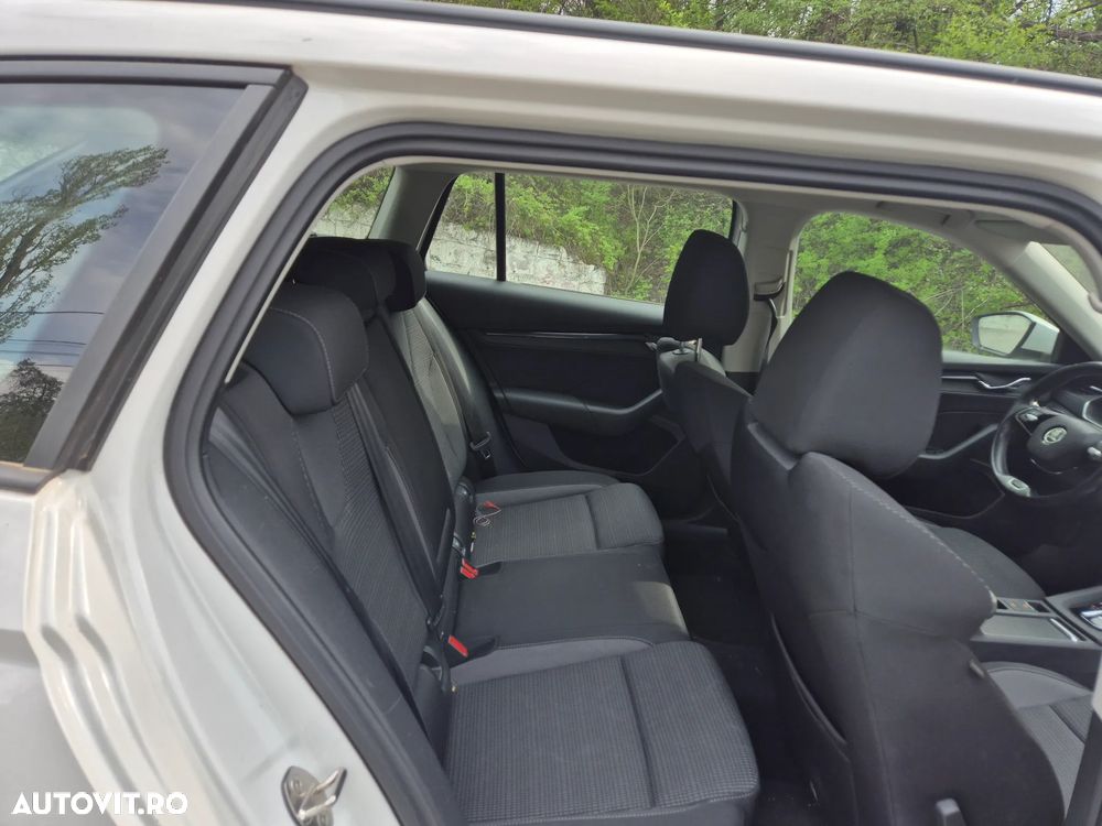 Skoda Octavia 2.0 TDI DSG Exclusive Plus - 12