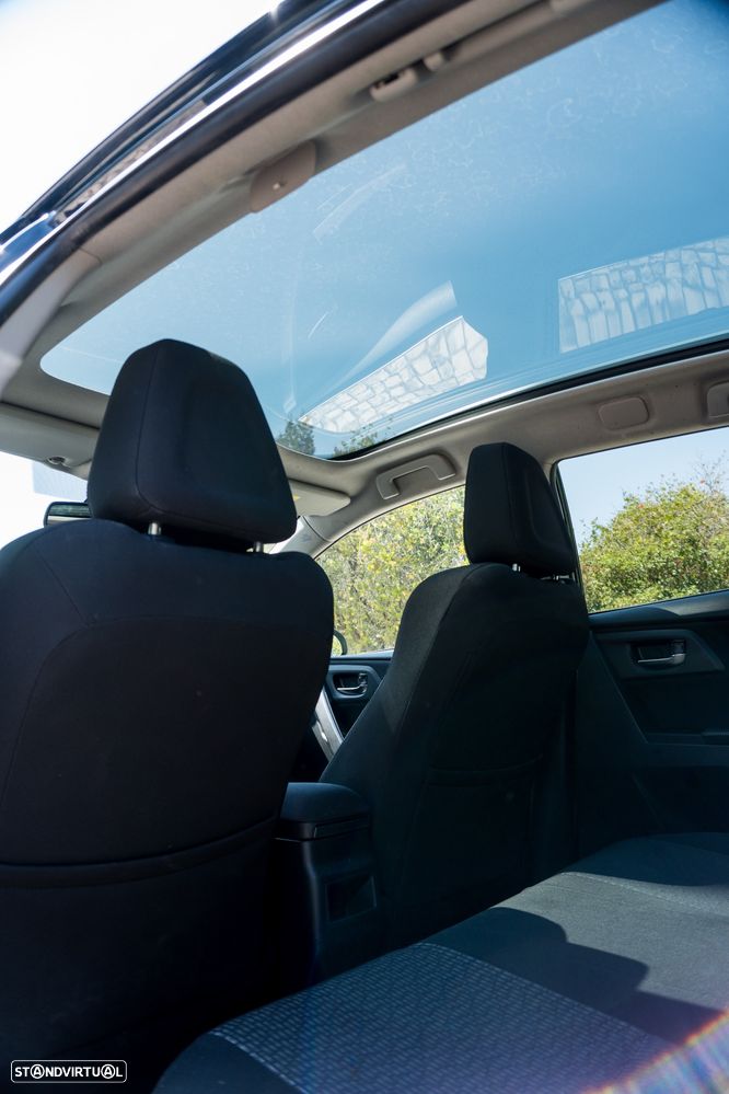 Toyota Auris 1.4 D-4D Design Edition - 16