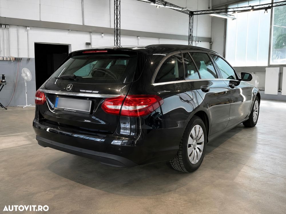 Mercedes-Benz C 220 CDI DPF (BlueEFFICIENCY) 7G-TRONIC - 3