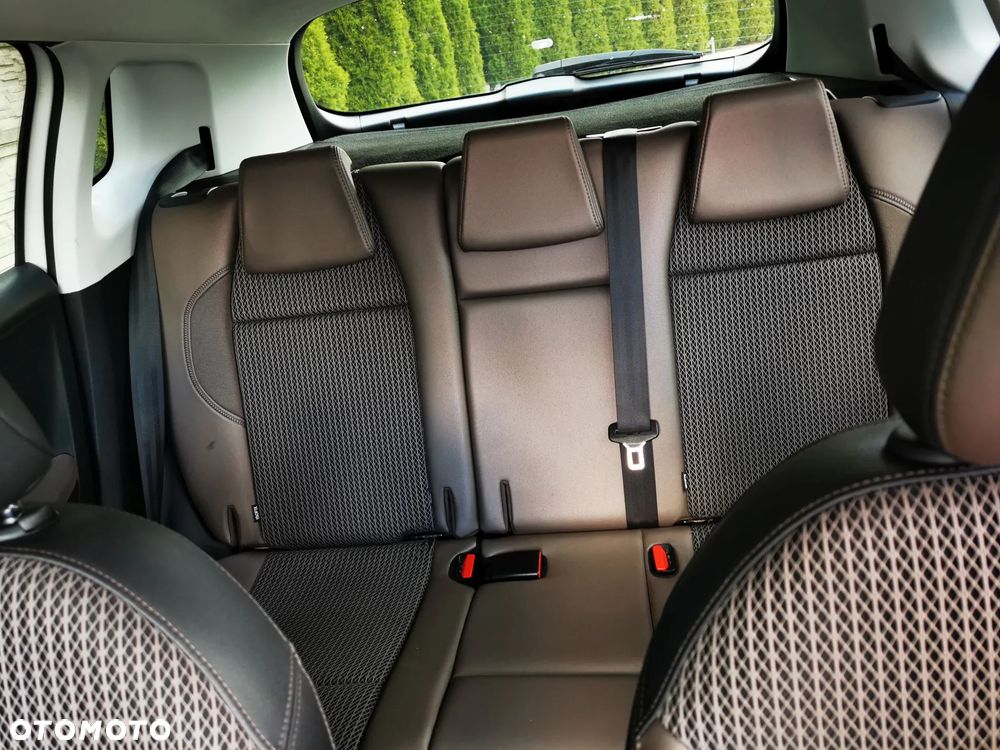 Peugeot 2008 e-HDi FAP 115 STOP & START Allure - 15