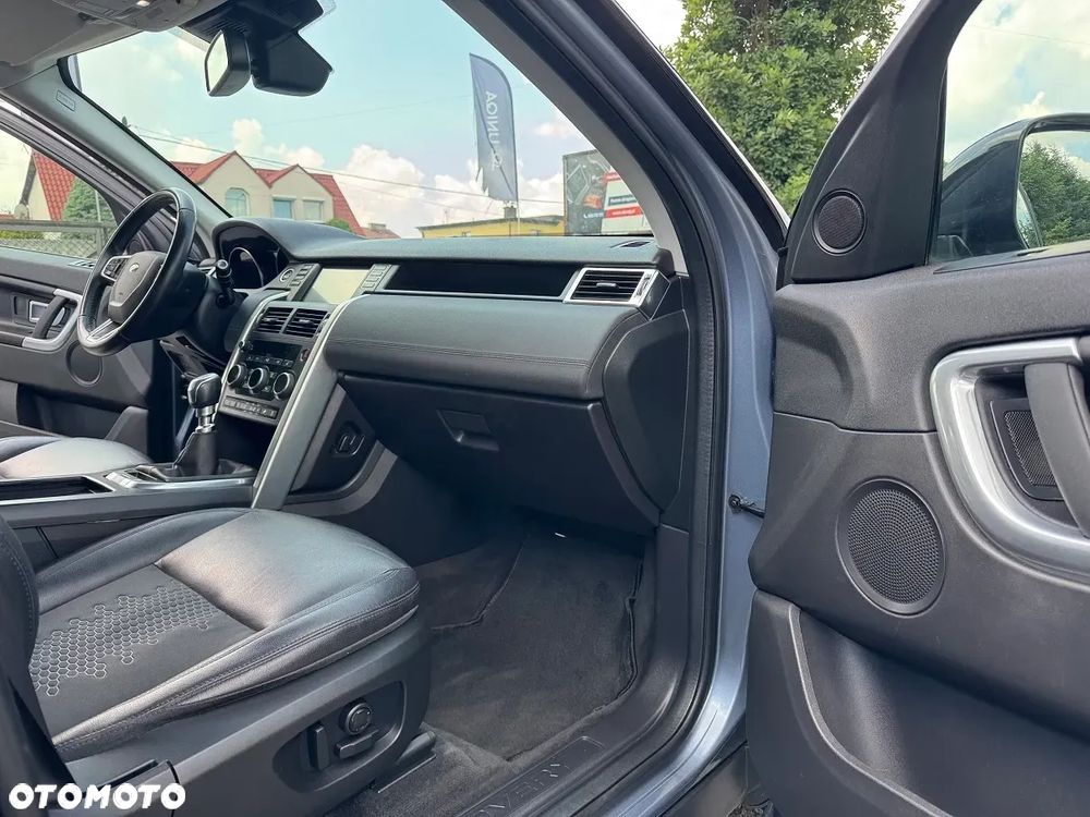 Land Rover Discovery Sport - 32